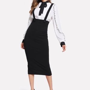SHEIN Slit Back Pencil Skirt With Strap